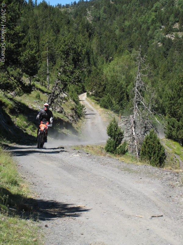 Martin had joined "team Lesbian" (don't ask me about the name, it was John's designation) for day five, so it was only me and Adrian left in "team Superstars", riding with Jens. Here Adrian is climbing a hill side.